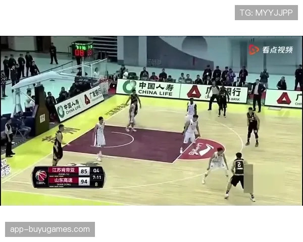 特写：伤病球员通过VR康复系统模拟比赛场景，加速回归进程